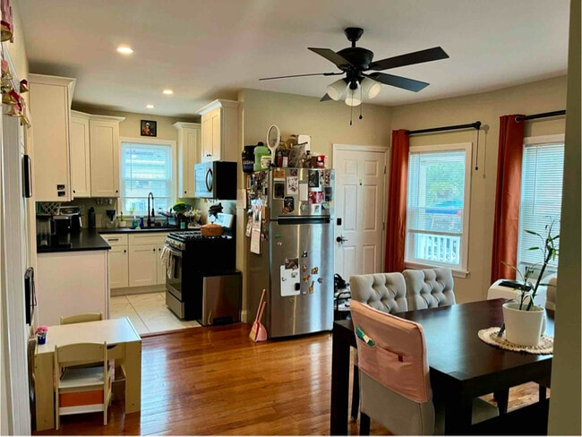 Building Photo - 71 Fairview Ave