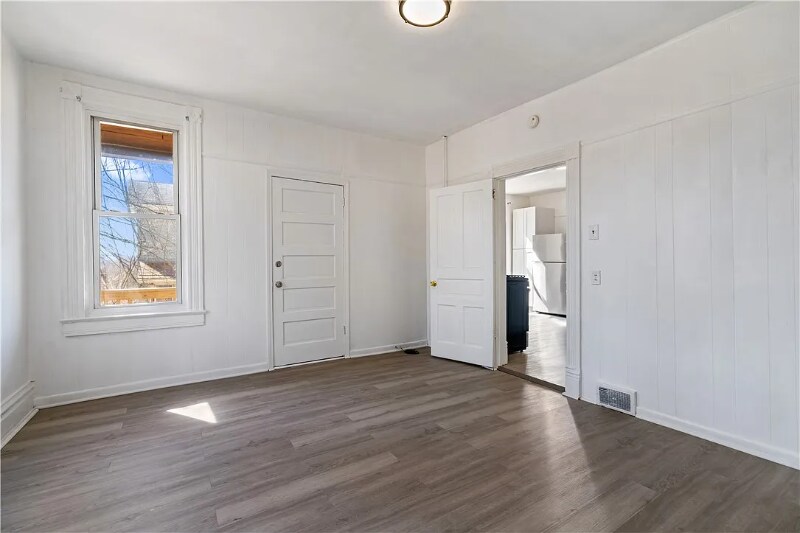 Building Photo - 216 Ridge Ave