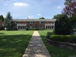 Building Photo - 58 Horseblock Rd