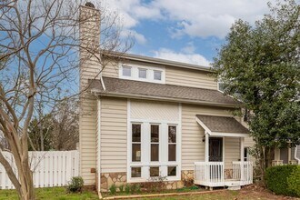 Building Photo - 401 Hobbs Rd SE