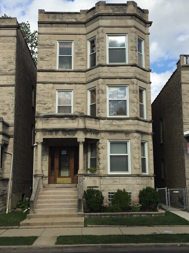 Primary Photo - 2511-3 N Kimball Ave