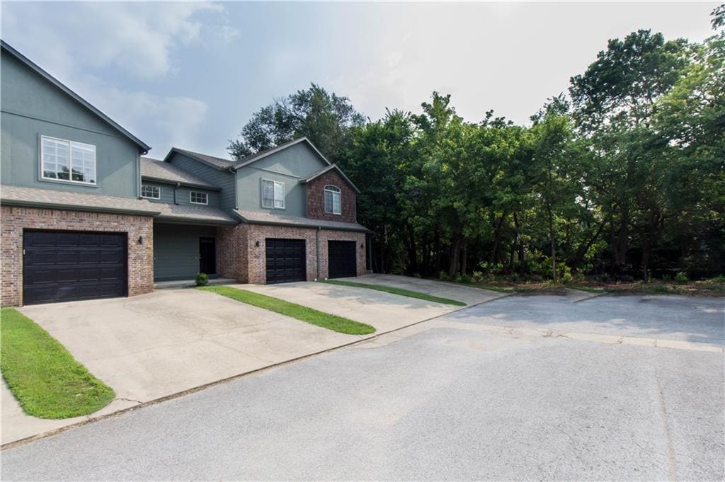 770 W Breeze Cove, Fayetteville, AR 72703 Condo for Rent in