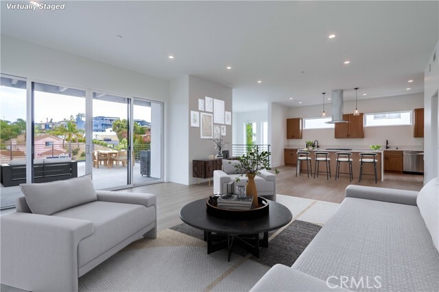 Building Photo - 128 Avenida Sierra