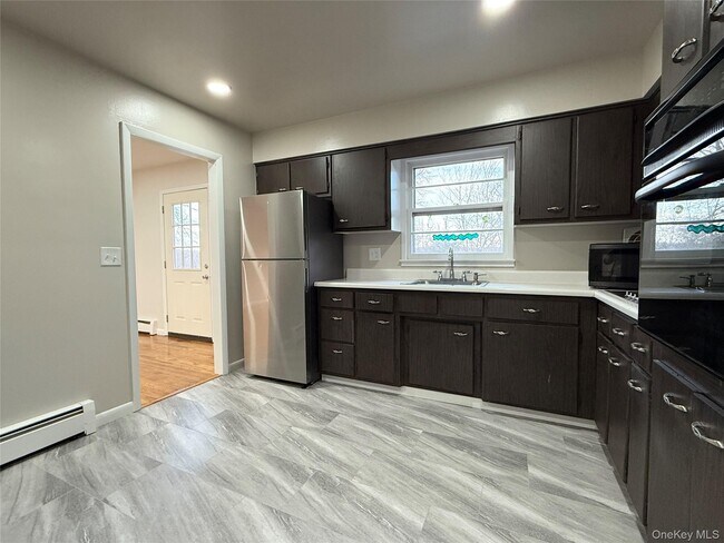 Foto del edificio - 16 Highview Dr