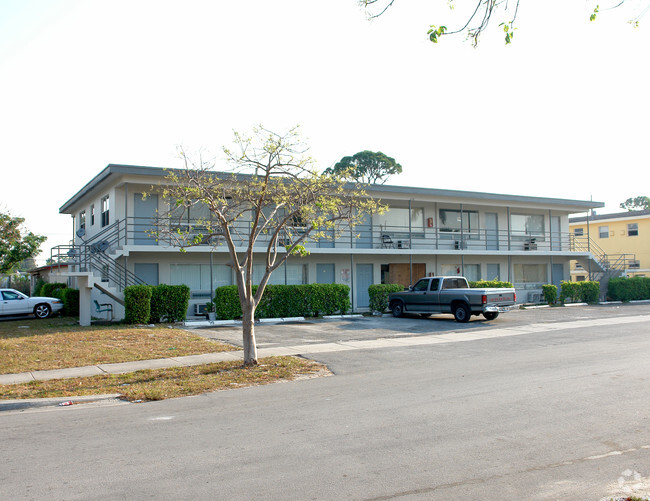 Foto del edificio - Riverland Court Apartments