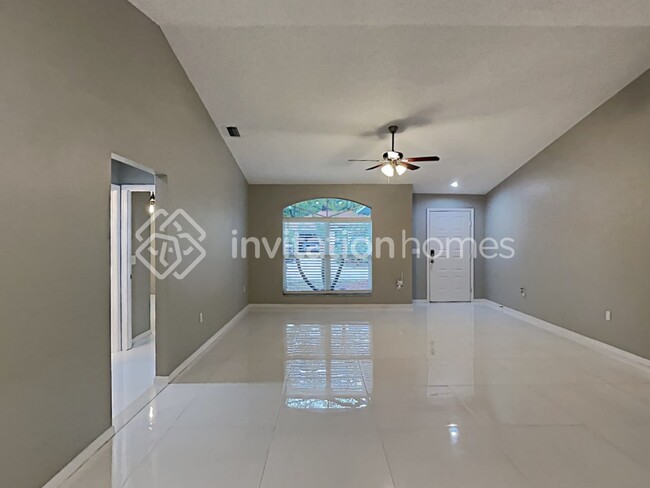 Building Photo - 7509 42nd Ct E
