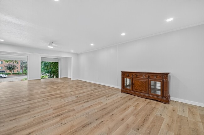 Building Photo - 12633 Memorial Dr