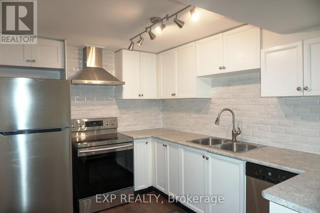 Building Photo - 364 Kirby Crescent