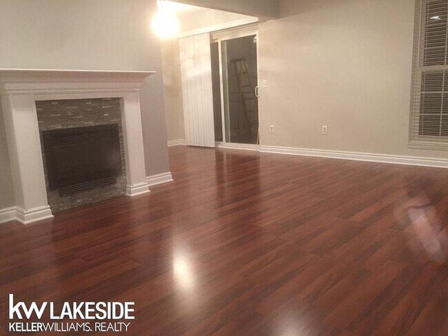 Building Photo - 15811 Charleston Dr