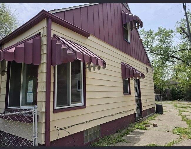 Building Photo - 318 E Philadelphia Blvd