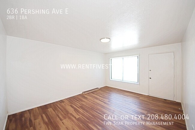 Building Photo - 2024 Remodeled Apartment, $100 Laundry Cre...