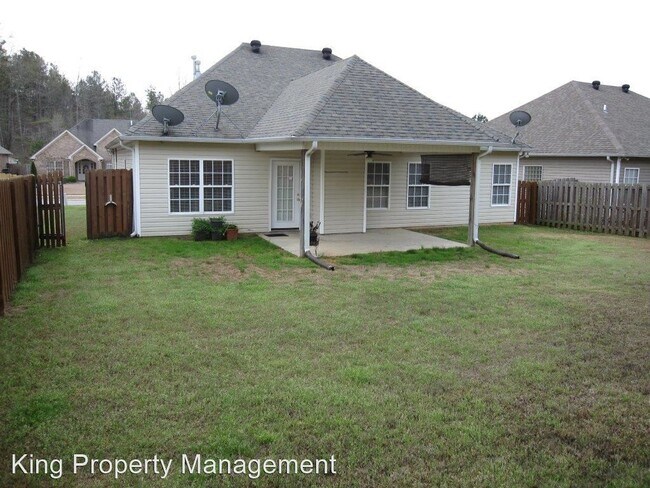 Foto del edificio - 3 br, 2 bath House - 330 Oak Leaf Circle