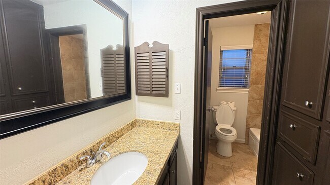 Foto del edificio - 13914 Oakwood Ln