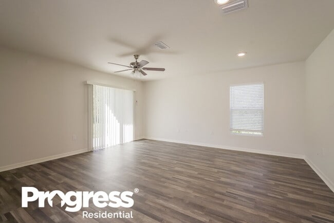 Building Photo - 426 Mallard Ln