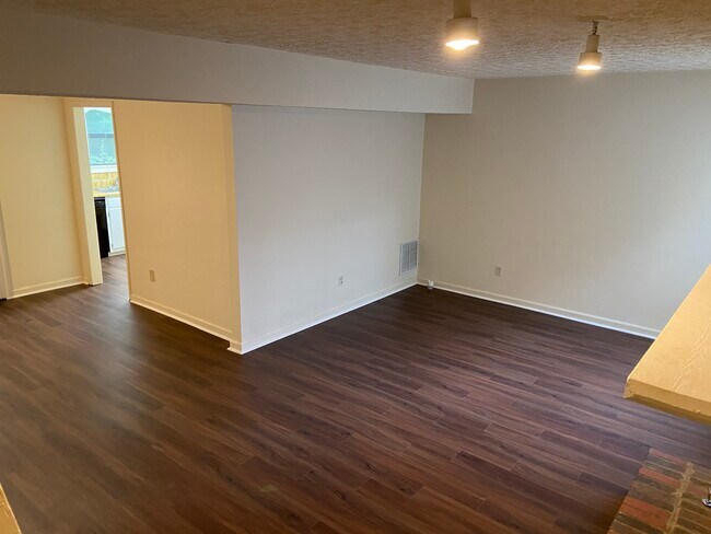 Sala de estar - 897 Ventnor Pl SW