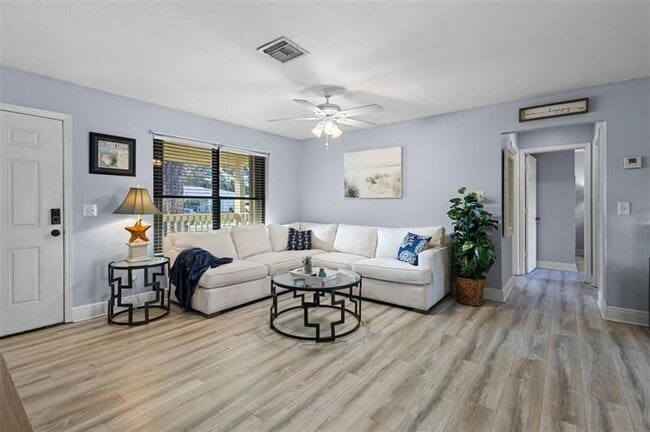 Foto del edificio - 5408 Birch Dr