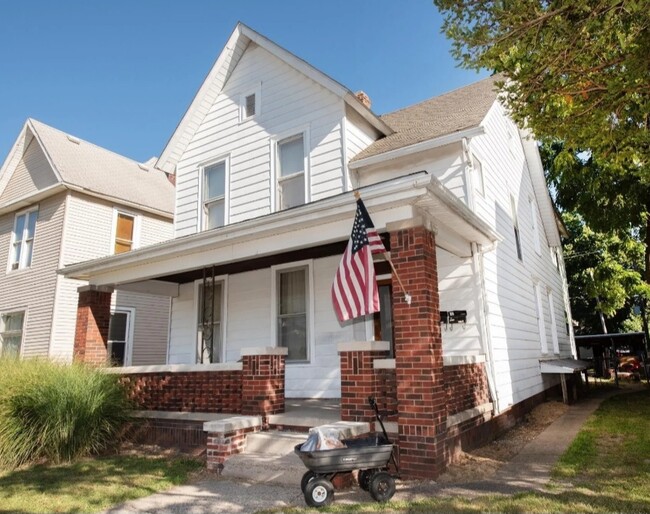 Building Photo - 1212 Heath St
