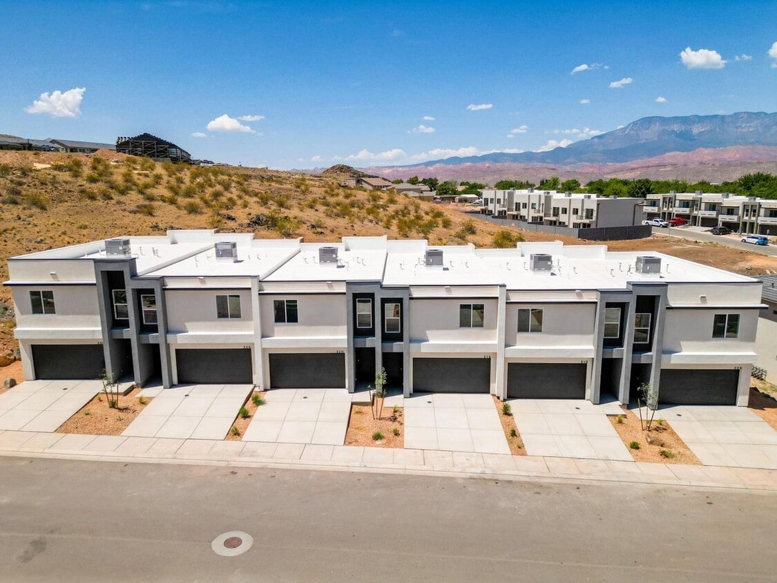 Primary Photo - HURRICANE TOWNHOME - END UNIT