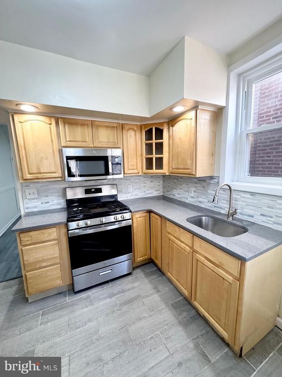 Primary Photo - 5363 Westford Rd