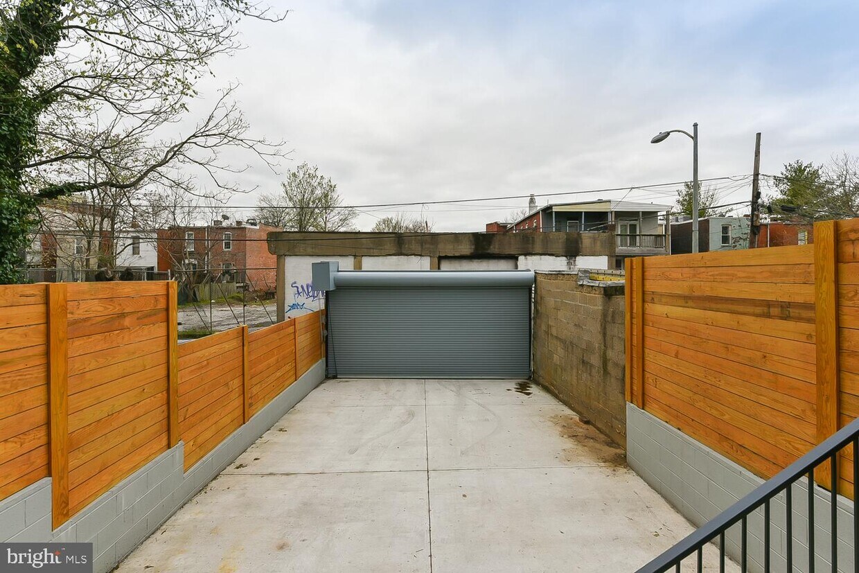 Primary Photo - 1167 Morse St NE