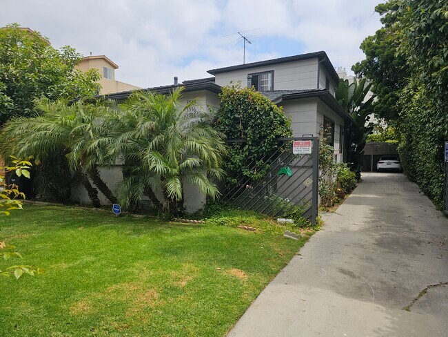 Building Photo - 3556 Dunn Dr