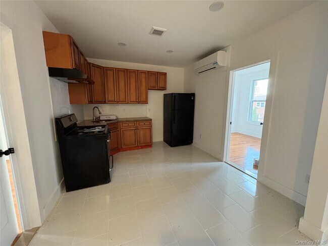 Foto del edificio - 532 Jerome St