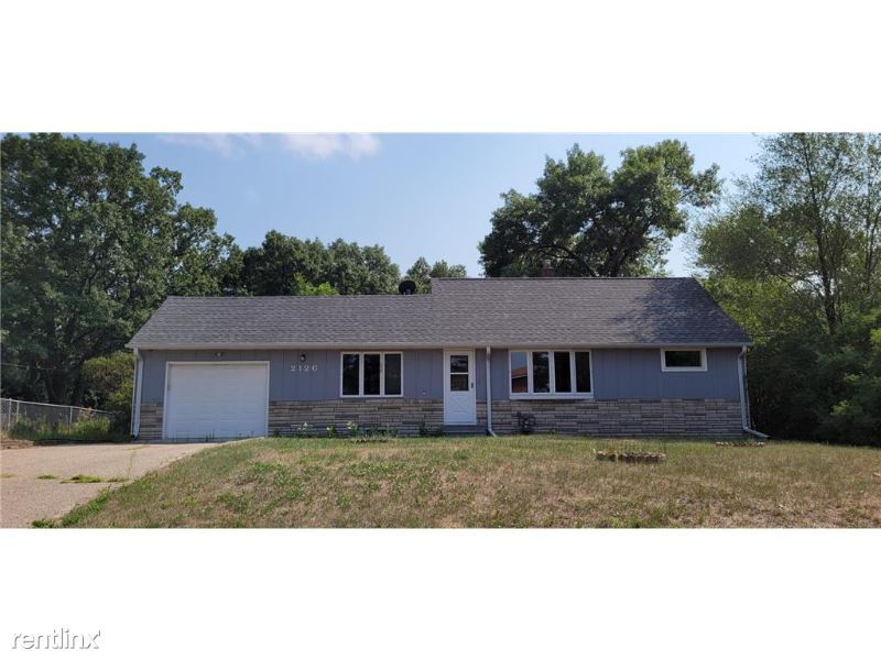 Primary Photo - 3 br, 2 bath House - 2126 Hillview Rd