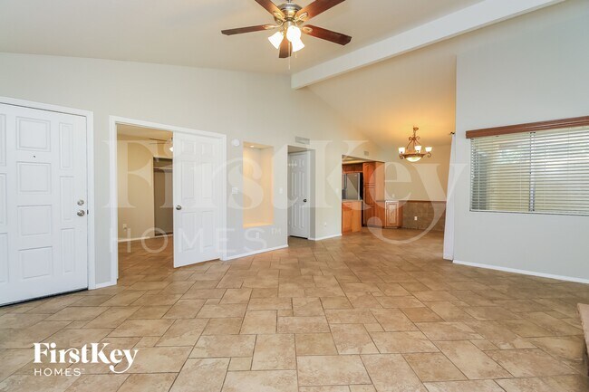 Foto del edificio - 1388 N Santa Anna Ct