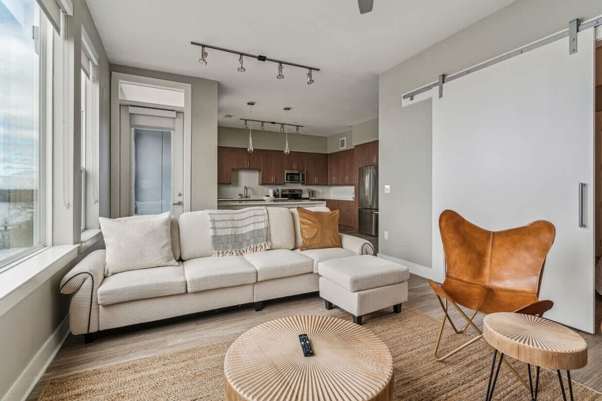 Foto principal - 505 W 7th St