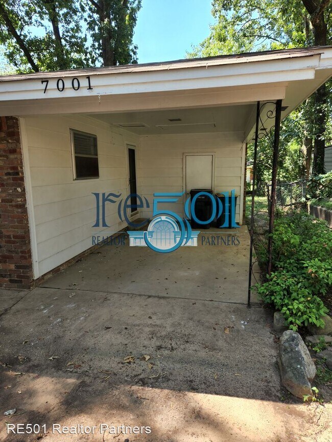 Foto del edificio - 3 br, 1.5 bath House - 7001 Burton Rd