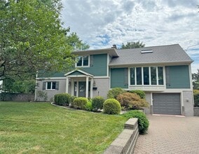 Building Photo - 7 Country Ridge Dr