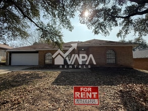 Building Photo - 194 High Oak