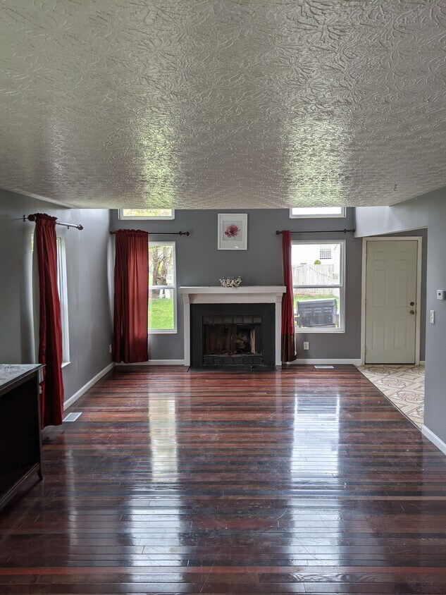 Primary Photo - 2496 Dunsworth Dr