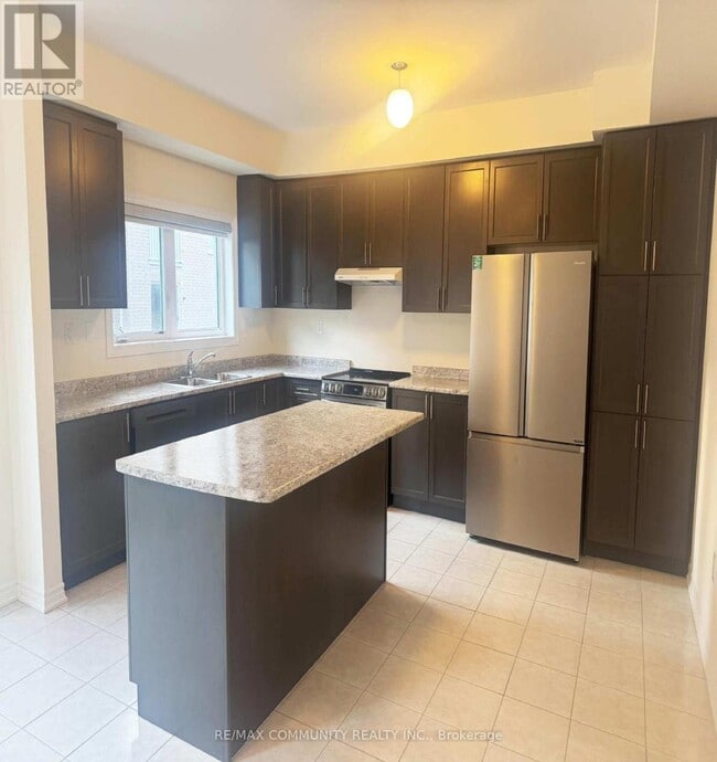 Building Photo - 2634 Apricot Ln