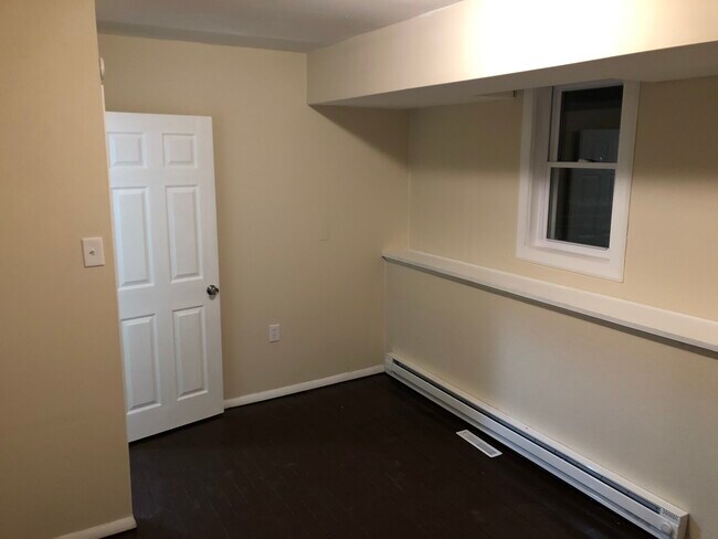 Second bedroom has a smaller window facing the side of the house - 246 Valley St