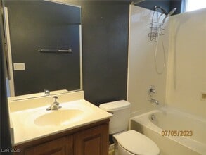 Building Photo - 9342 Autumn View Ave