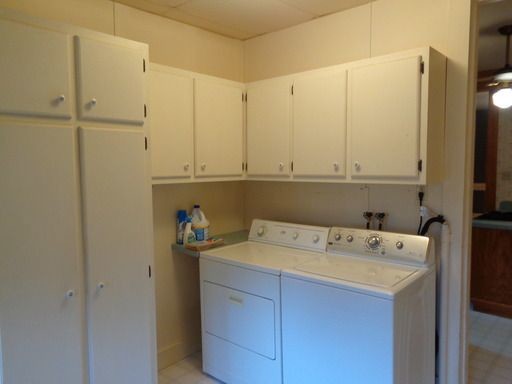 Foto del edificio - 208 W Main St