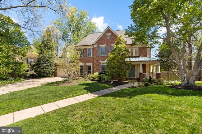Foto del edificio - 2728 McKinley St NW