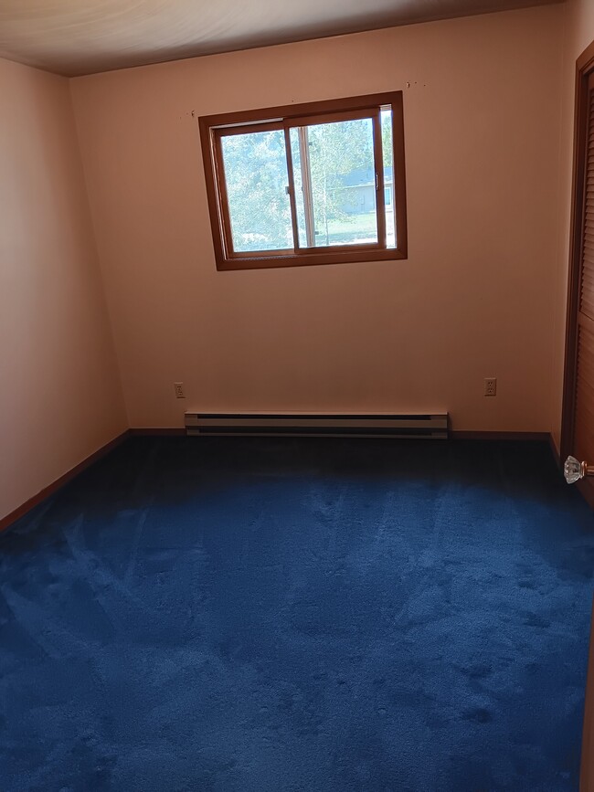 Smaller bedroom - 3943 Stevensville River Rd