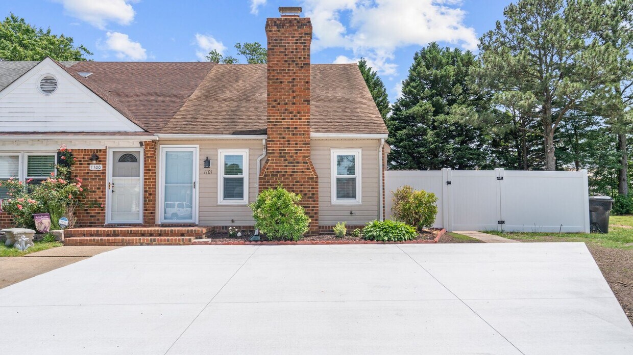 Foto principal - Dam Neck Estates Townhomes