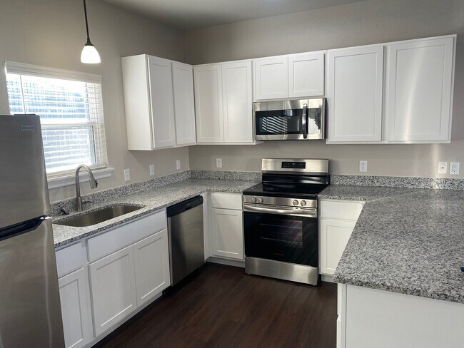 Building Photo - 3478-3478 Brooke Pl