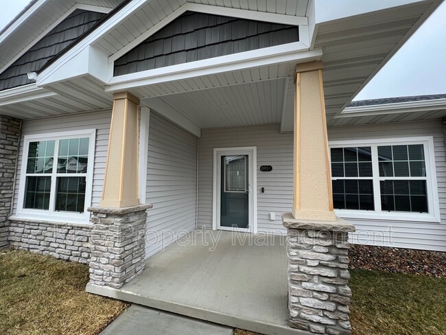 Building Photo - 8951 Calpurnia Dr