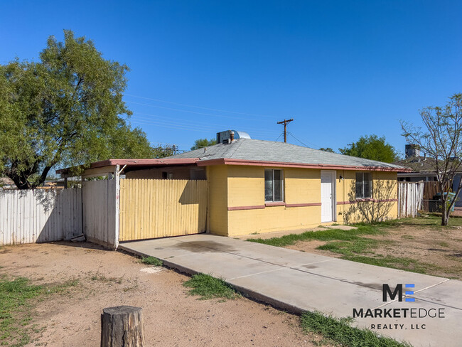 Building Photo - 3 Bed/ 1 Bath at 67th /Indian School! Appl...