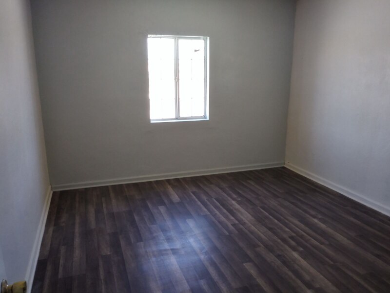 Building Photo - 401 E Fredricks St