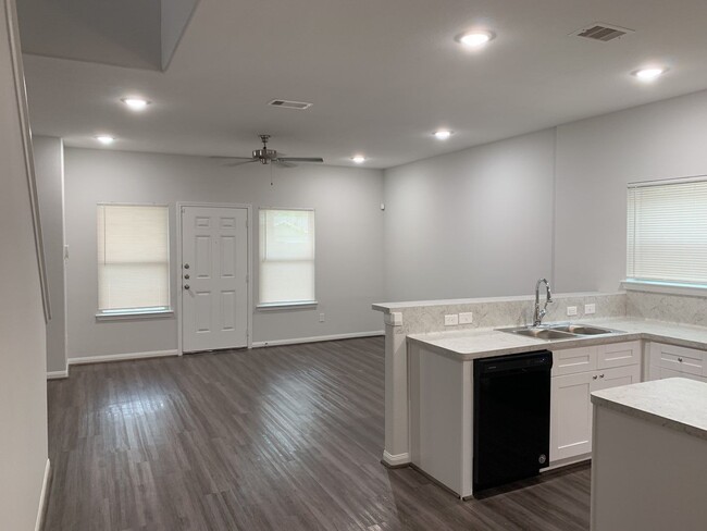 Building Photo - 7610 Bellingham Dr