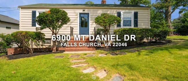 Photo - 6900 Mt Daniel Dr (Falls Church, VA) House