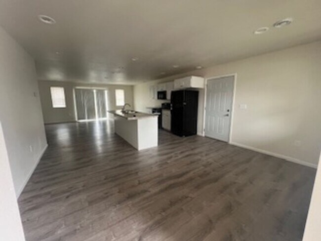 Foto del edificio - 3 Bedroom Duplex