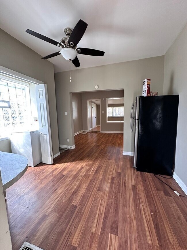 Foto del edificio - 8131 S Calumet Ave