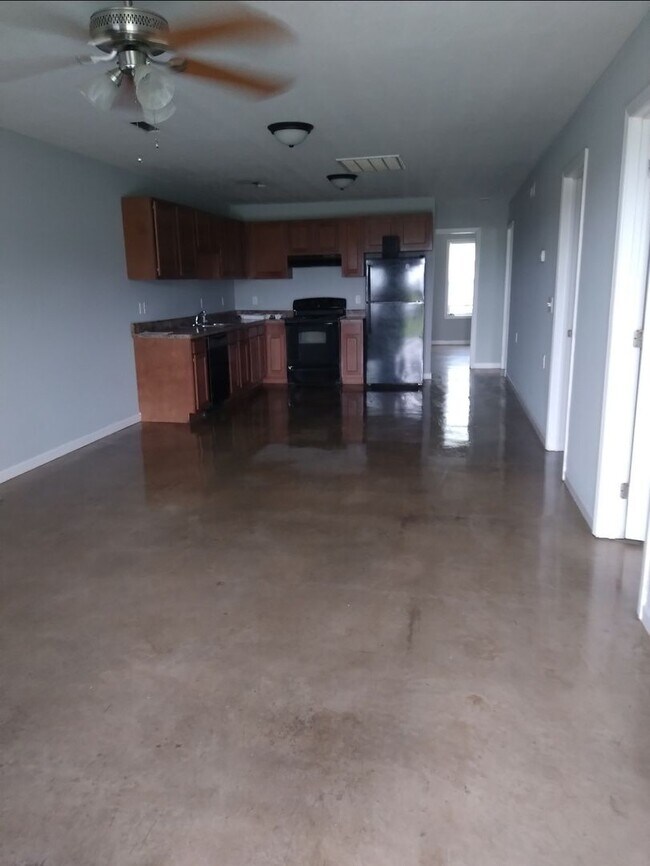 Foto del edificio - 3 Bedroom 2 Bath 1 Car Garage