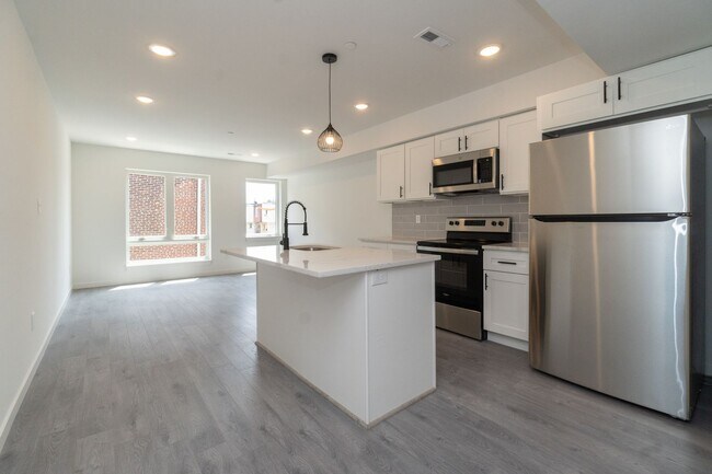 Foto del edificio - 6604 Lansdowne Ave